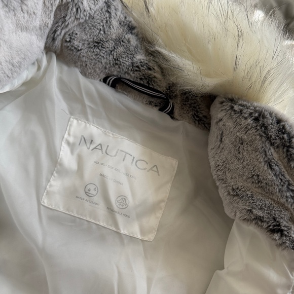 NAUTICA Women's White Quilted Jacket with Faux Fur Hood size XXL - Picture 3 of 10